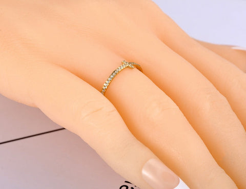 Anillo cruz piedritas